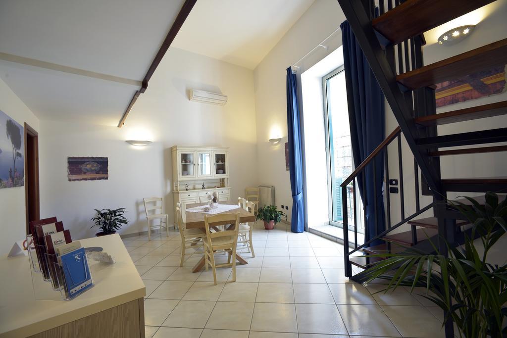 Italia Apartment Неаполь Екстер'єр фото