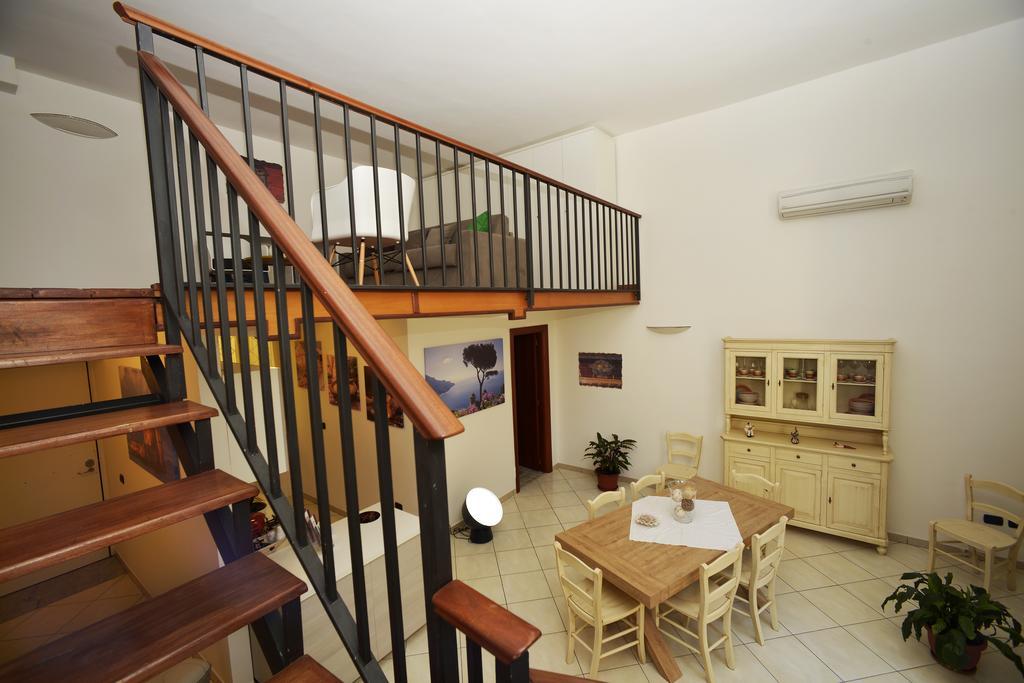 Italia Apartment Неаполь Екстер'єр фото