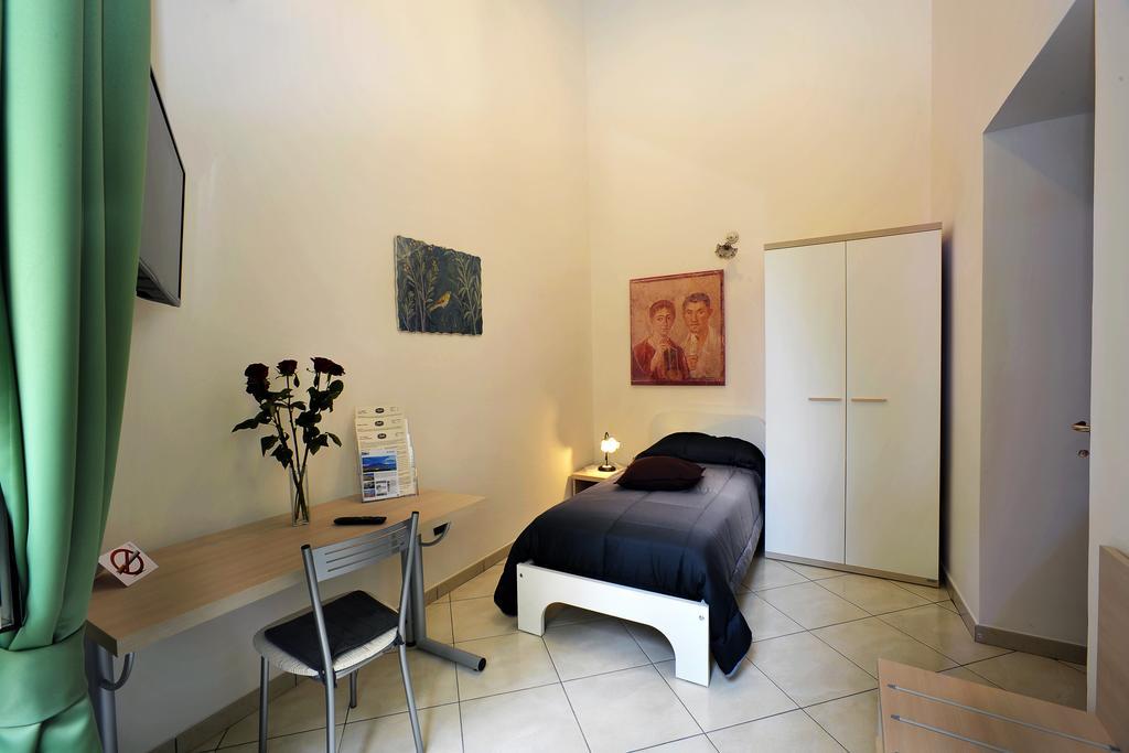 Italia Apartment Неаполь Екстер'єр фото